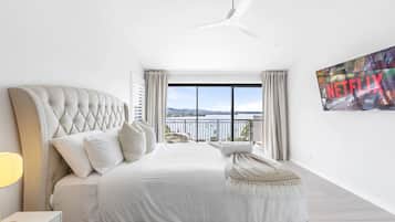 4 bedrooms, desk, iron/ironing board, WiFi