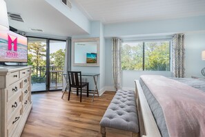 1 室のベッドルーム、デスク、アイロン / アイロン台、旅行用ベビーベッド