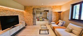 Characteristic restored farmhouse with 360° views