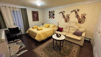 3 多间卧室、办公桌、熨斗/熨衣板、旅行婴儿床