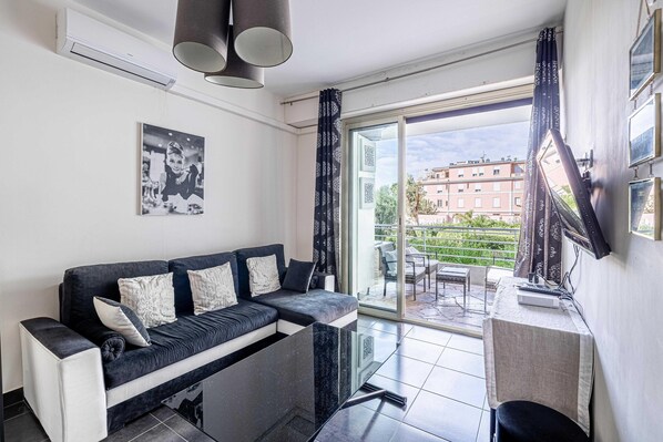 Apartment | Living room - Welcoming Apartment - 1bd/4p - Croisette (Cannes)