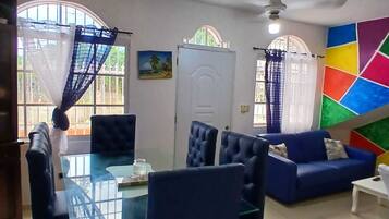 Villa, 2 Bedrooms, Accessible, Smoking | Interior