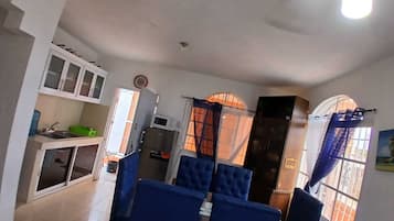 Villa, 2 Bedrooms, Accessible, Smoking | Interior
