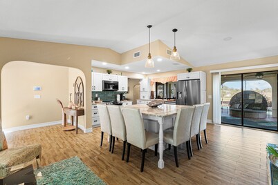 Heated pool and spacious lanai! 3br home in Punta Gorda, 2 acres with pond