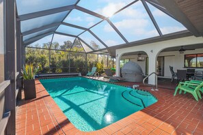 屋外プール、温水プール