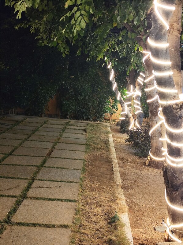 Outdoor pool - Heaven Stay Resort (Shankarpalle)