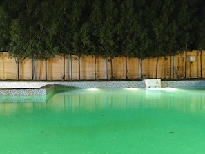 Outdoor pool - Heaven Stay Resort (Shankarpalle)