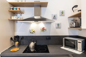 Private kitchen - Kefalè · Charming Suite in the Heart of Cefalù (Cefalù)