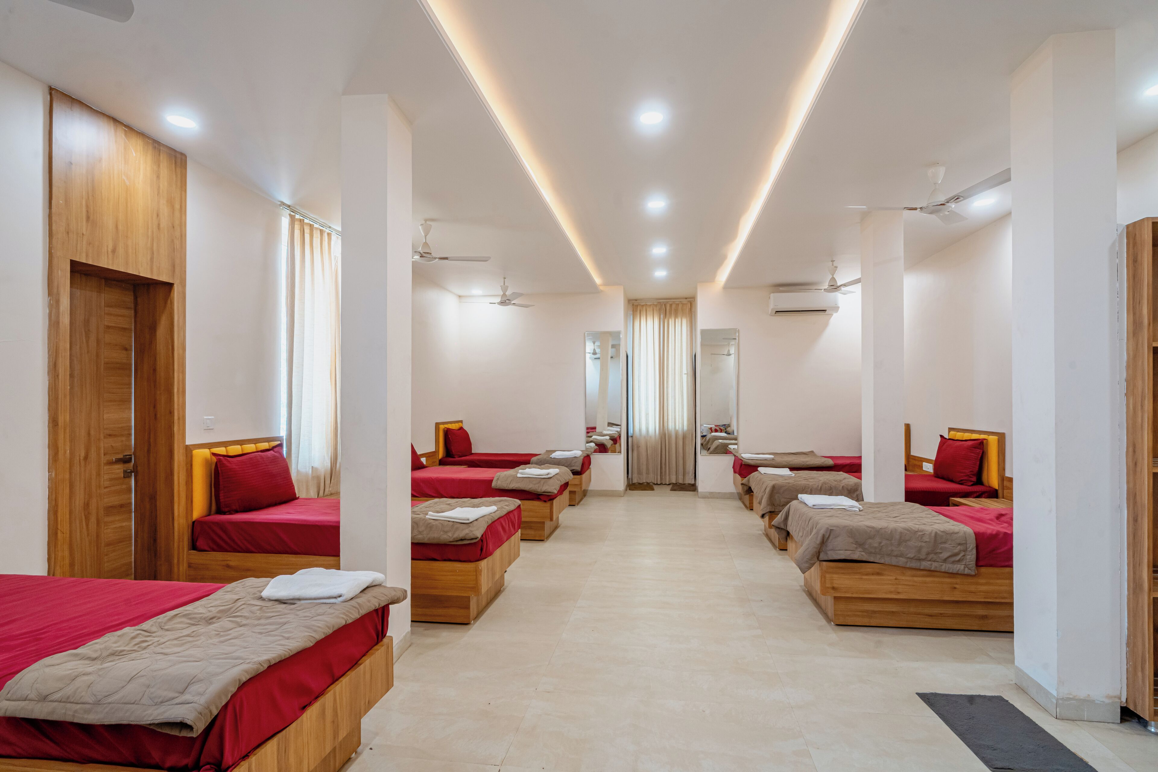 ห้องพักรวม, ระเบียง, วิวสวน | โต๊ะทำงาน, พื้นที่ทำงานแบบใช้แล็ปท็อป, ห้องเก็บเสียง, Wi-Fi ฟรี