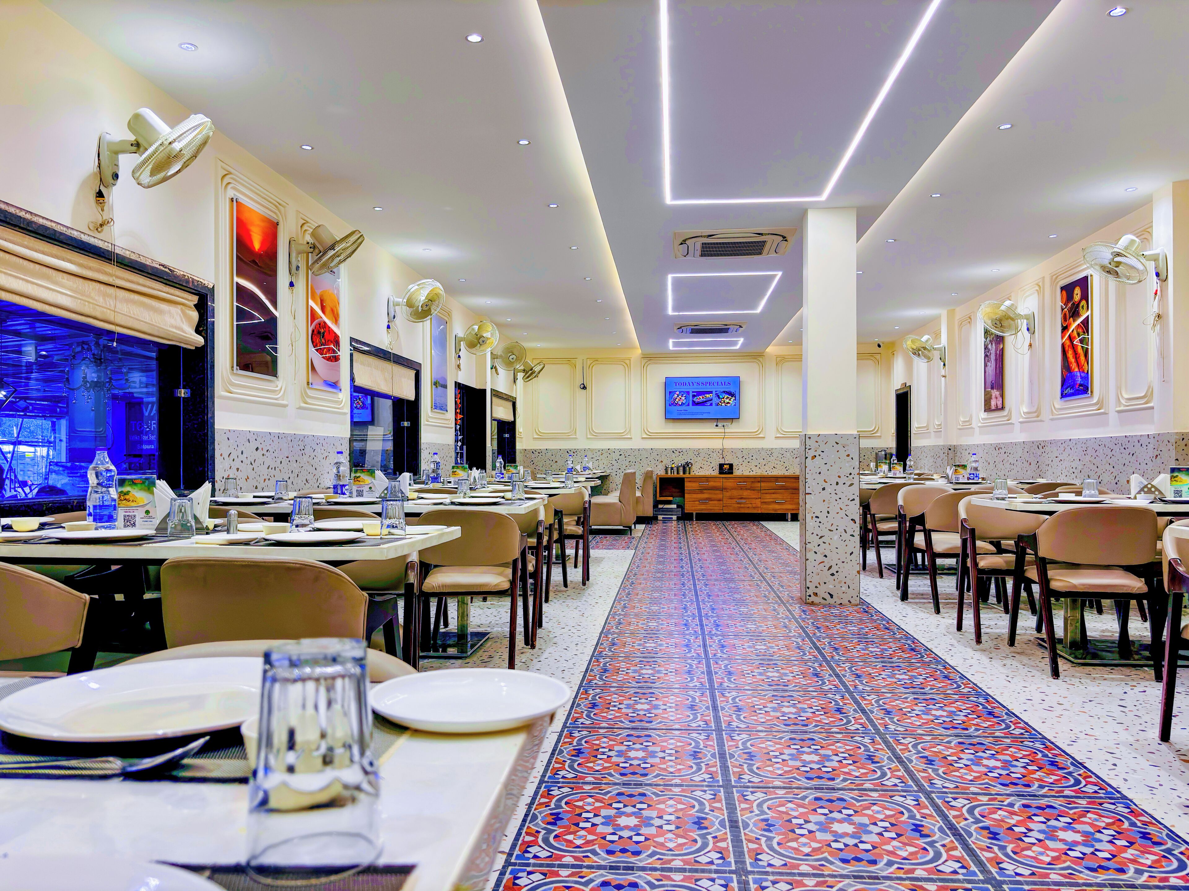 Petit déjeuner complet servi tous les jours en supplément