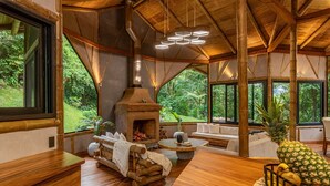 Tree House, Mountain View | Living area - El Tigre Hideaway (Cabeceras)