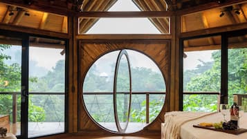 Deluxe Tree House, Kitchen, Mountain View | 1 bedroom, free WiFi