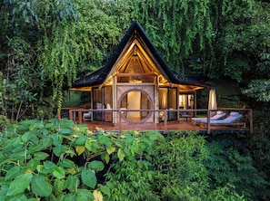 Deluxe Tree House, Kitchen, Mountain View | Terrace/patio - El Tigre Hideaway (Cabeceras)