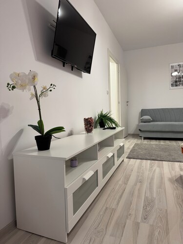 Cozy Studio Near Titan Park -Ideal for Your Stay!