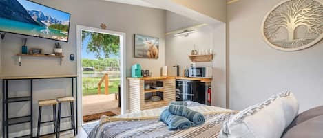 1 chambre, bureau, fer et planche à repasser, Wi-Fi