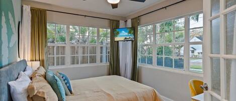 3 soveværelser, skrivebord, strygejern/strygebræt, Wi-Fi