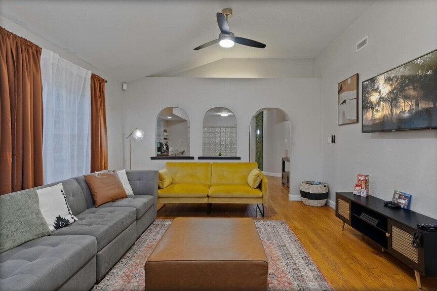Downtown Gem W/ Jacuzzi + Basketball + Games! - Winter Park, FL