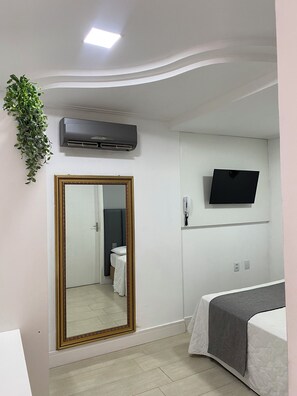 Twin Room | Soundproofing, free WiFi - The Reds Pousada (Penha)