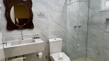 Triple Room | Soundproofing, free WiFi