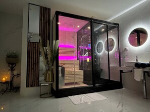 Jetted tub, hair dryer, towels, soap - Pretty 70m2 SUITE SOLIE SPA in WINTZENHEIM (Wintzenheim)