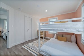 4 camere