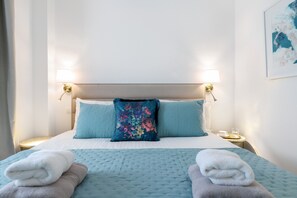3 chambres, coffres-forts dans les chambres, fer et planche à repasser