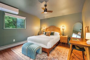 3 soverom, skrivebord, strykejern/-brett og wi-fi (inkludert)