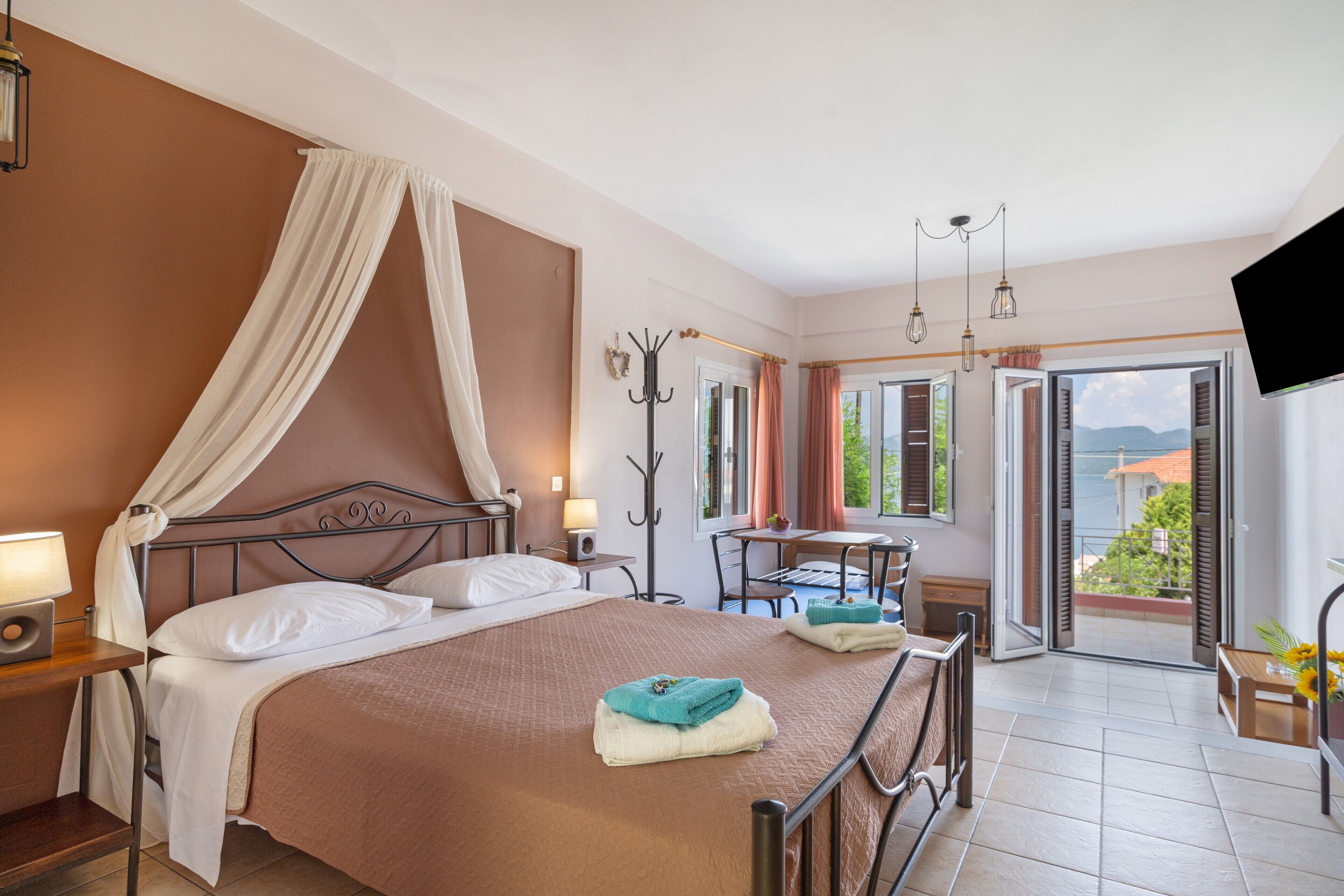 1 chambre, fer et planche à repasser, Wi-Fi gratuit, draps fournis