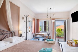 1 bedroom, iron/ironing board, free WiFi, bed sheets - Studio Apartment '3 Adults No 3' with Sea View, Wi-Fi and Air Conditioning (Nikiana)