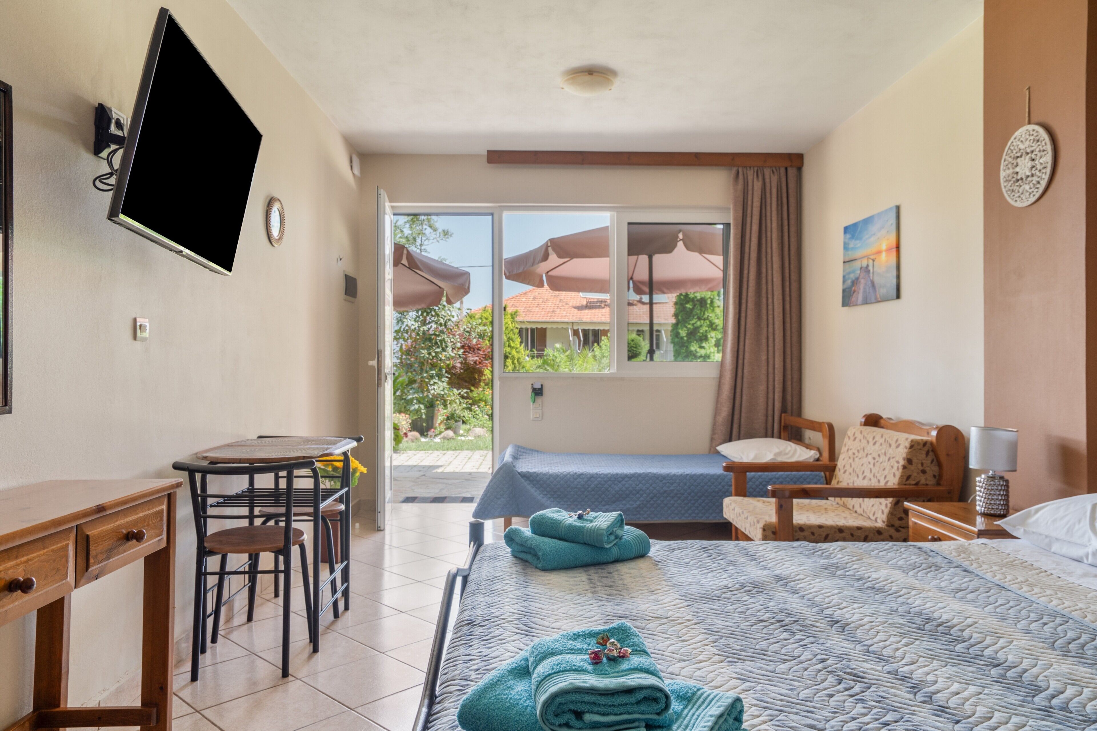 1 chambre, fer et planche à repasser, Wi-Fi gratuit, draps fournis