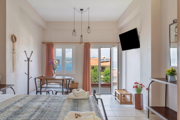 1 chambre, fer et planche à repasser, Wi-Fi gratuit, draps fournis