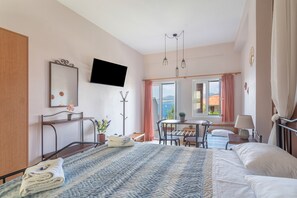 1 habitación, tabla de planchar con plancha, wifi gratis y ropa de cama