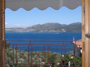 Interni