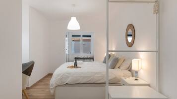 3 slaapkamers, een strijkplank/strijkijzer, gratis wifi, beddengoed