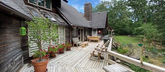 Spacious 6-bedroom house on 25 acres in the Ozarks w/ hot tub and private trail!