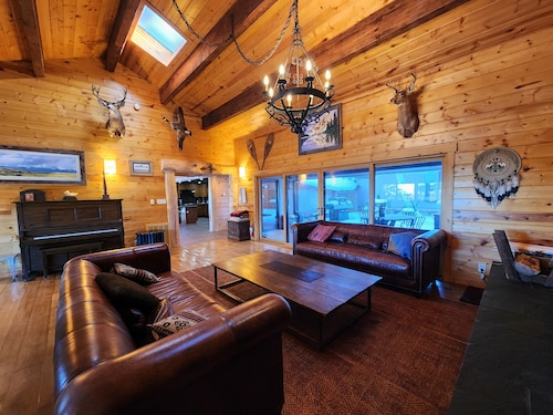 The Lodge at Phantom Lake Ranch with private lakes and hiking trails