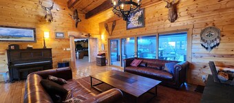 The Lodge at Phantom Lake Ranch with private lakes and hiking trails