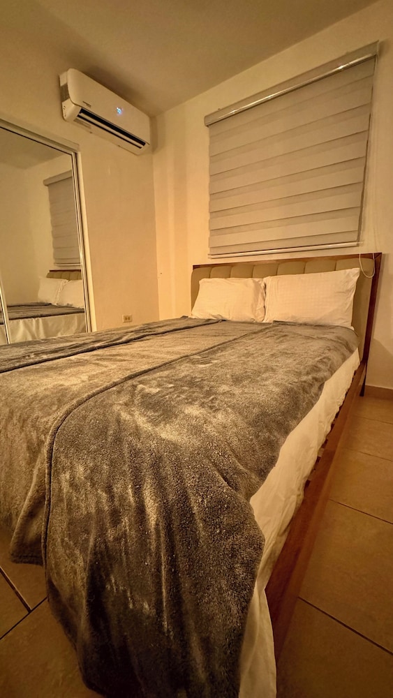 Where Does the Head of Security be in Penthouse Party - YouTube