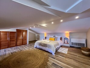 3 bedrooms, free WiFi, bed sheets