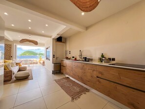 Réfrigérateur, micro-ondes, four, lave-vaisselle