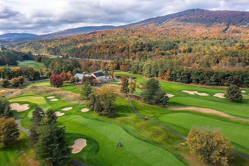 Okemo mountain house with private hot tub