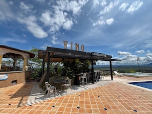 Bar junto a la alberca