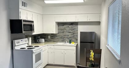 Cozy 1-bedroom apartment in enjoyable Killeen with WiFi, AC
