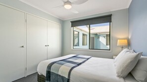 3 bedrooms, iron/ironing board, free WiFi