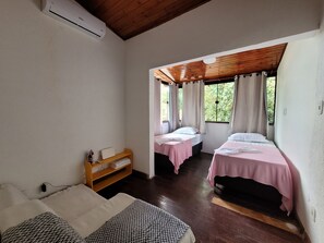 3 chambres, fer et planche à repasser, Wi-Fi, draps fournis