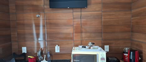 冰箱、微波炉、搅拌机、厨具/餐具
