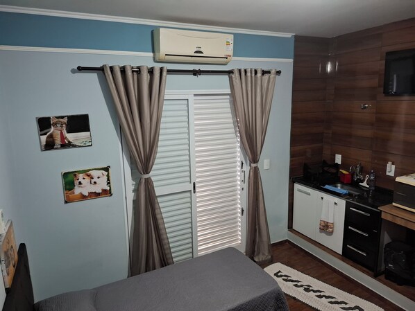 1 chambre, bureau, fer et planche à repasser, Wi-Fi