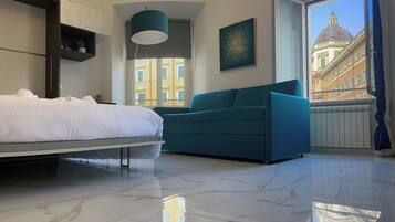 1 bedroom, premium bedding, minibar, in-room safe