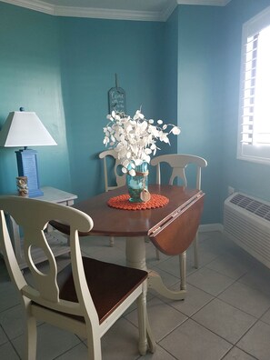 Dining - Charmingg Bluewater Condo! (Myrtle Beach)