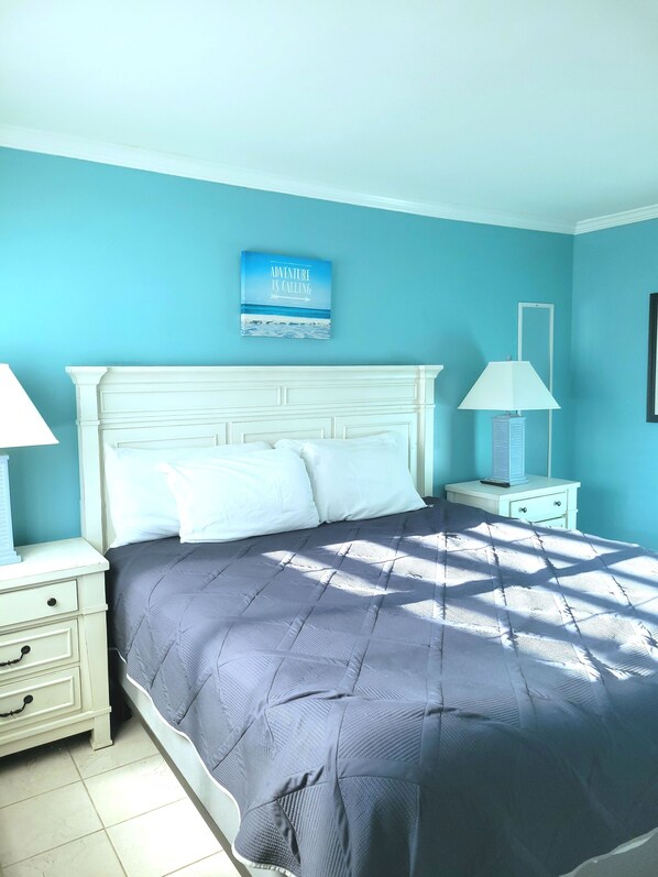 1 bedroom, iron/ironing board, free WiFi, bed sheets - Charmingg Bluewater Condo! (Myrtle Beach)